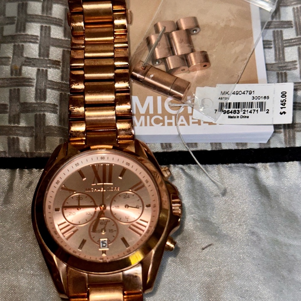 Michael Kors Rose Gold Tone Watch - Picture 2 of 5